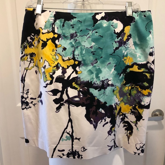 TAHARI Watercolor pencil Skirt. Lined beautiful color way - Picture 9 of 9